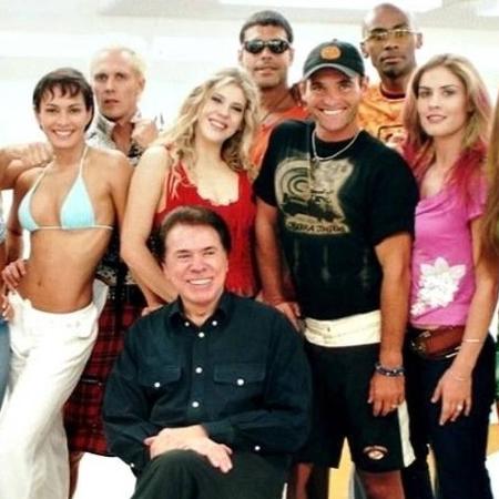 Elenco da primeira Casa dos Artistas com Silvio Santos